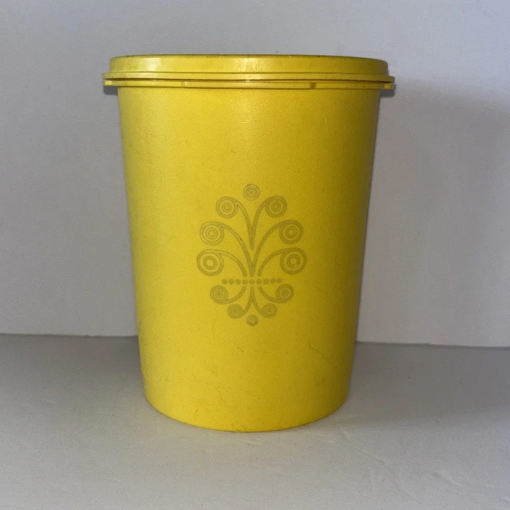 Vintage Tupperware Yellow Servalier Canister 811-3 With Lid 5 cup